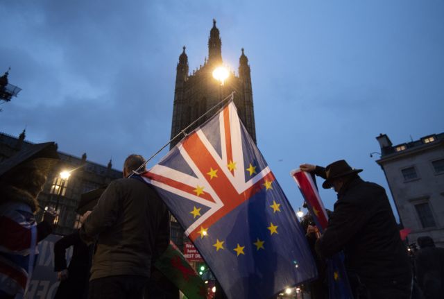 Times: Αξιωματούχοι της ΕΕ μελετούν σχέδιο να καθυστερήσει το Brexit έως το 2020