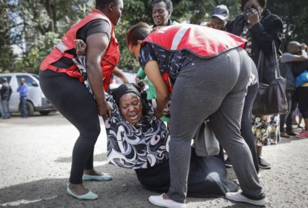 Κένυα – Ναϊρόμπι: Καρέ – καρέ η εισβολή των ενόπλων στο ξενοδοχείο