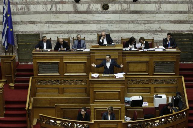 Προκλητικός Τσίπρας: Να γίνει ντιμπέιτ για τις Πρέσπες