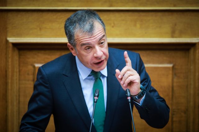 Θεοδωράκης: Το ναι στις Πρέσπες δεν σημαίνει και ναι στη ψήφο εμπιστοσύνης