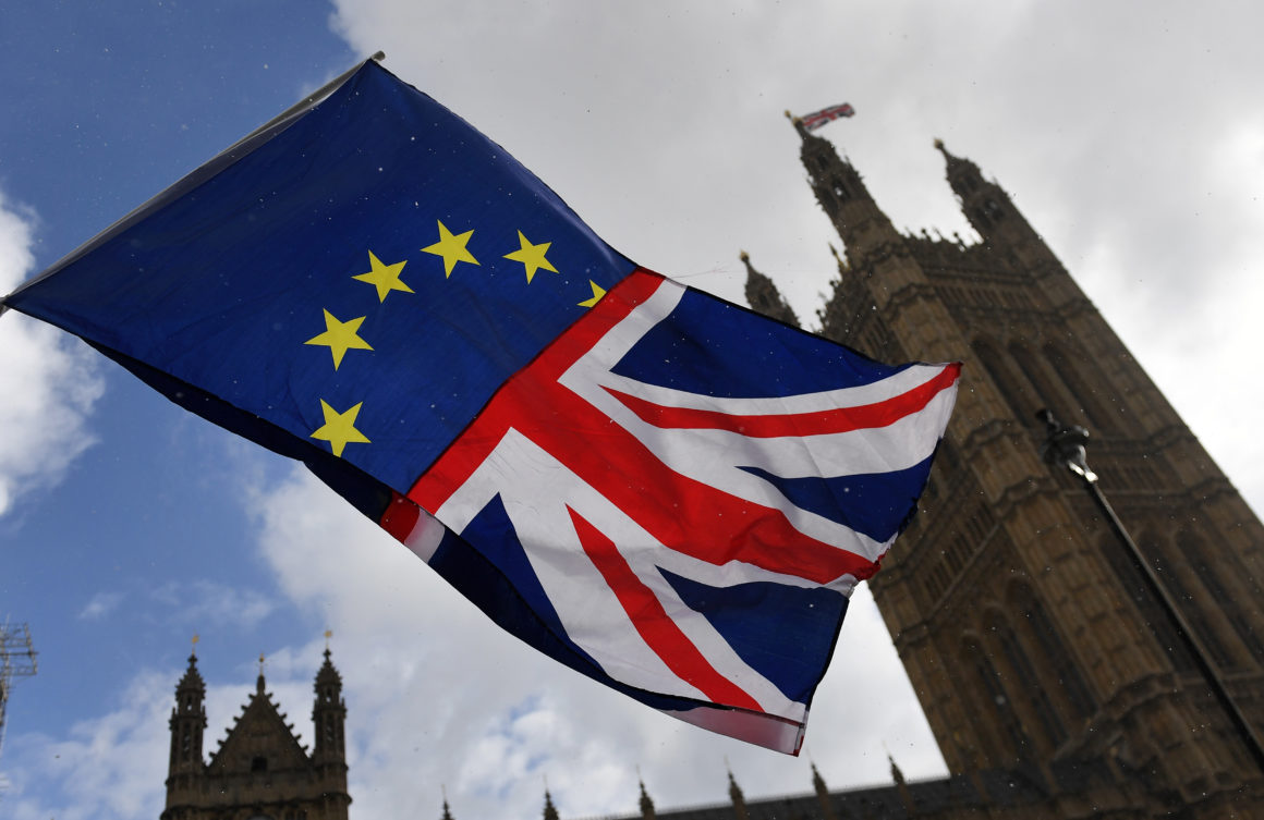Brexit: Για επτά αλλαγές στη συμφωνία της Μέι αποφασίζει η Βουλή