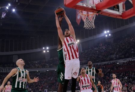 Μιλουτίνοφ : «Είμαι έτοιμος να σουτάρω και τρίποντα»