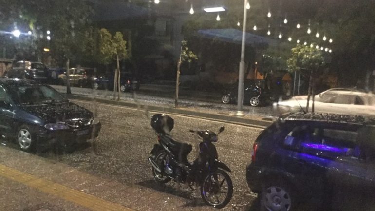 Μοναδικό : Το «έστρωσε» η ισχυρή χαλαζόπτωση στο Ηράκλειο (φωτό)