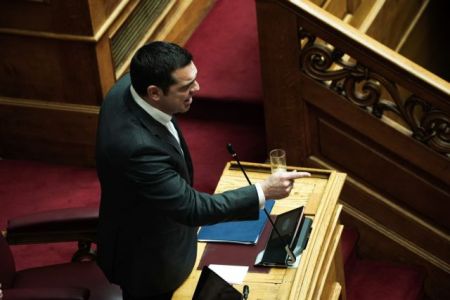 Τα μελανά σημεία της… απολογίας του Αλ. Τσίπρα στη Βουλή