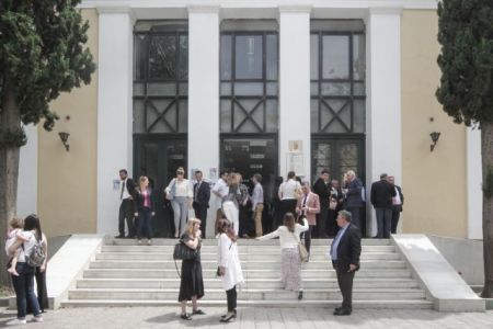 Ελεύθερος ο 63χρονος που διώκεται για απειλές στην Παπακώστα