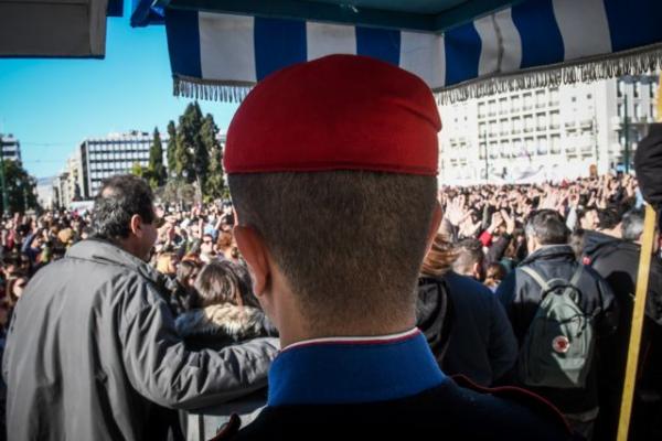 ADEDY civil service union calls 24-hour strike as teachers protest hiring law