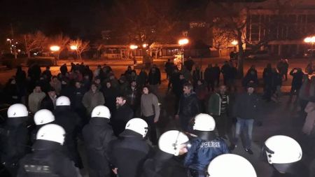 Αποδοκιμασίες σε ομιλία Σκουρλέτη στο Βόλο