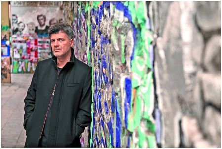 Φοίβος Δεληβοριάς: «Αγαπώ τους ανθρώπους που όλο αμφιβάλουν»