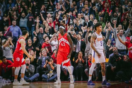 Με buzzer beater οι Ράπτορς, άνετα Σίξερς και Χόρνετς