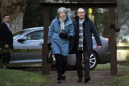 Βρετανία: Συνομωσία βουλευτών σε βάρος της Μέι