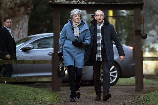 Βρετανία: Συνομωσία βουλευτών σε βάρος της Μέι