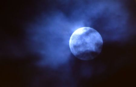 Εντυπωσιακό το πρώτο φεγγάρι του 2019