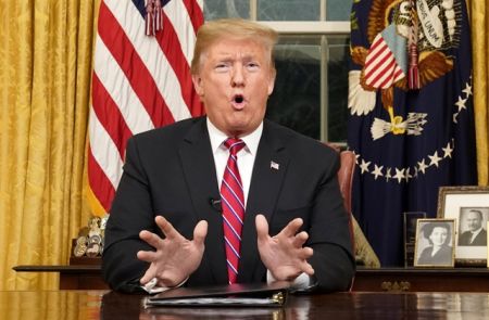 Ο Τραμπ και πάλι ξεσπαθώνει εναντίον του Τύπου