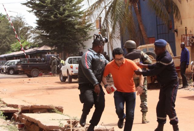 Δέκα κυανόκρανοι νεκροί και 25 τραυματίες στο Μάλι από επίθεση τζιχαντιστών