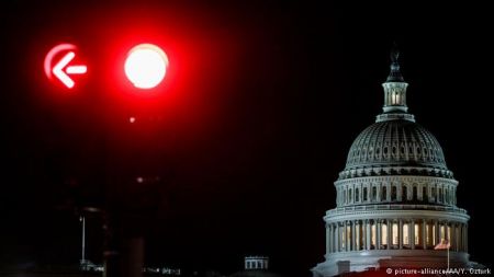 «Τείχος» Δημοκρατικών στις προτάσεις Τραμπ