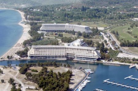 Τεχνική Ολυμπιακή: Βγάζει προς πώληση το Πόρτο Καρράς