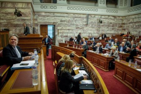 New Democracy decides against no confidence motion over FYROM deal