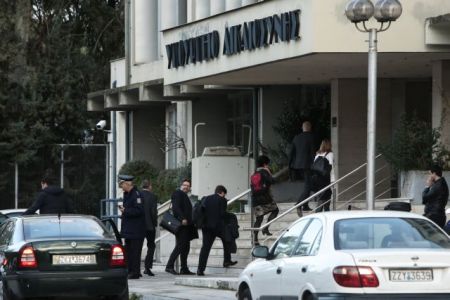 Τι συζητούν κυβέρνηση-θεσμοί – Τι καλείται να υλοποιήσει