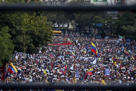 Βενεζουέλα: Η Ε.Ε. δεν αναγνώρισε ως Πρόεδρο τον Xουάν Γκουαϊδό και καλεί σε εκλογές
