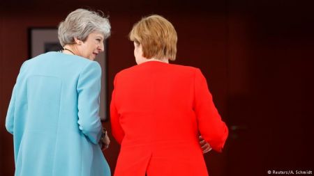 DW: Πιθανή μια μεσολάβηση Μέρκελ στο Brexit;
