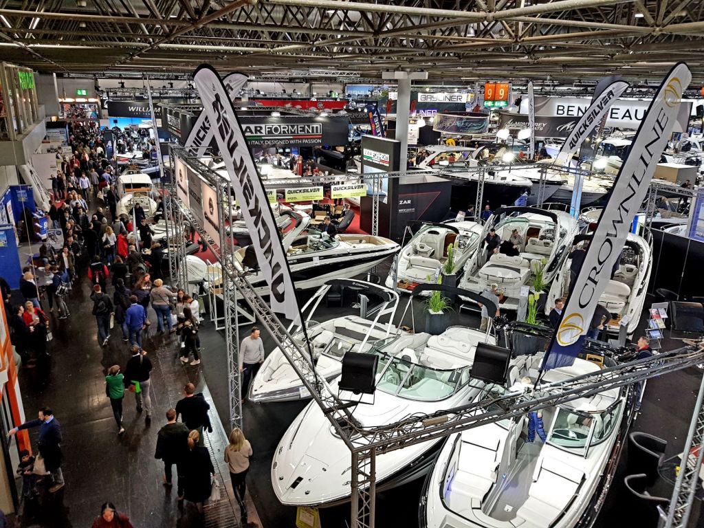 Σαντορινιός: Κυρίαρχη θέση στην οικονομία ο θαλάσσιος τουρισμός