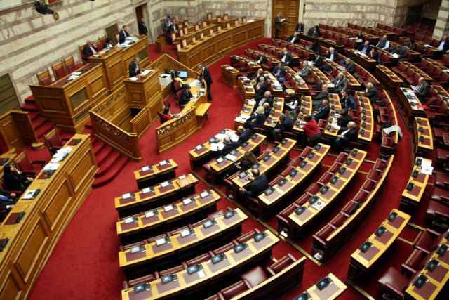 Καζάνι που βράζει η Βουλή για τις Πρέσπες-Πιέζει η ΝΔ