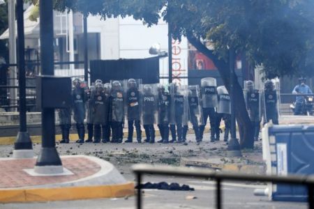ΗΠΑ: Προτρέπουν τις Ενοπλες Δυνάμεις της Βενεζουέλας να ανατρέψουν τον Μαδούρο