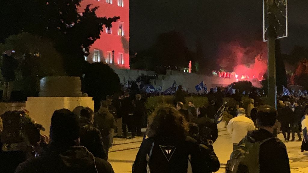 Συλλαλητήριο : Εκτεταμένη χρήση χημικών και δεκάδες προσαγωγές στο Σύνταγμα [Βίντεο]