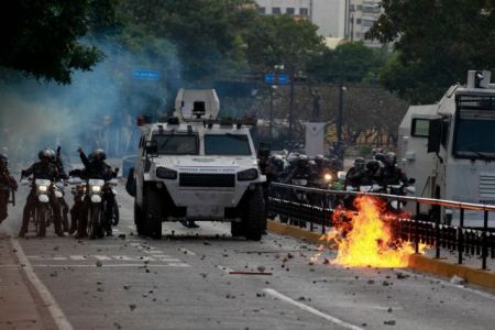 Βενεζουέλα: Αναζητείται μία λύση και ένα τέλος στο χάος