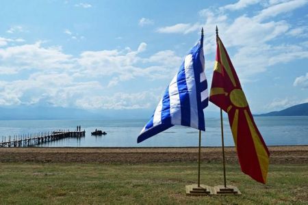 Σκοπιανά ΜΜΕ: Με 153 ελληνικά ναι η Μακεδονία έγινε βόρεια