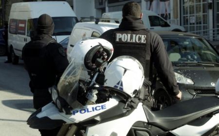 Η ΕΛ.ΑΣ ερευνά ληστεία αλλοδαπού από 3 «αστυνομικούς» στο κέντρο της Αθήνας
