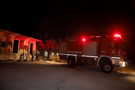 Αγωνία : Επιχείρηση διάσωσης ατόμου από δεξαμενή καυσίμου