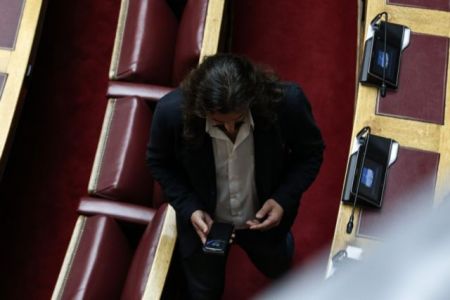 Επεισόδιο της Χρυσής Αυγής στην ψηφοφορία για τη Συμφωνία των Πρεσπών