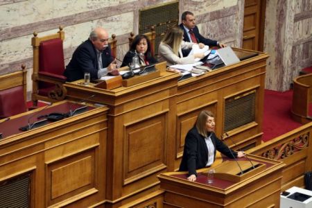 Χριστοδουλοπούλου κατά ΝΔ: Είστε οι σύγχρονοι κουκουλοφόροι