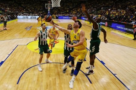 «Σκότωσε» τον Παναθηναϊκό και αναδείχθηκε MVP ο Καλοϊάρο