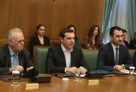 Τσίπρας : Στα €650 ο κατώτατος μισθός – Το φθινόπωρο εκλογές