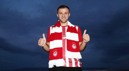 Αβραάμ Παπαδόπουλος: «Περήφανος, που θα κλείσω την καριέρα μου στον Ολυμπιακό»