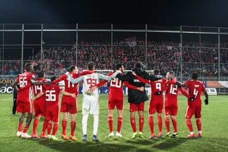 «Αυτό το κάτι που μας ωθεί είστε εσείς!» (vid)
