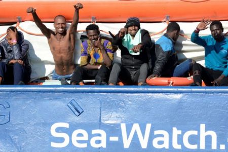 Sea Watch: Παραμένουν πρόσφυγες οι 47 πρόσφυγες