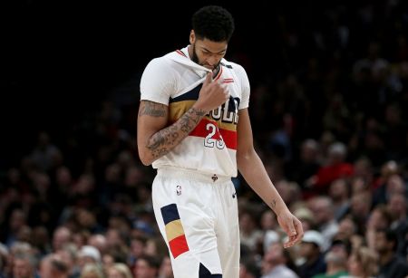 Ο Άντονι Ντέιβις ζήτησε και επίσημα να αποχωρήσει