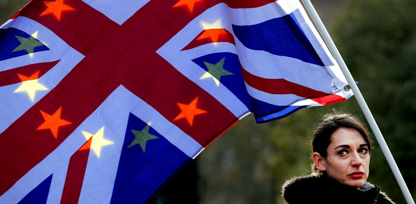 Οργή Ιρλανδίας για τις υπαναχωρήσεις Μέι στο backstop