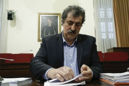 Επίθεση Πολάκη στα ΜΜΕ για το διοικητή με τα πλαστά πτυχία