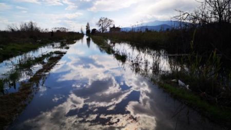 Καιρός: Εξακολουθούν οι βροχές και οι καταιγίδες