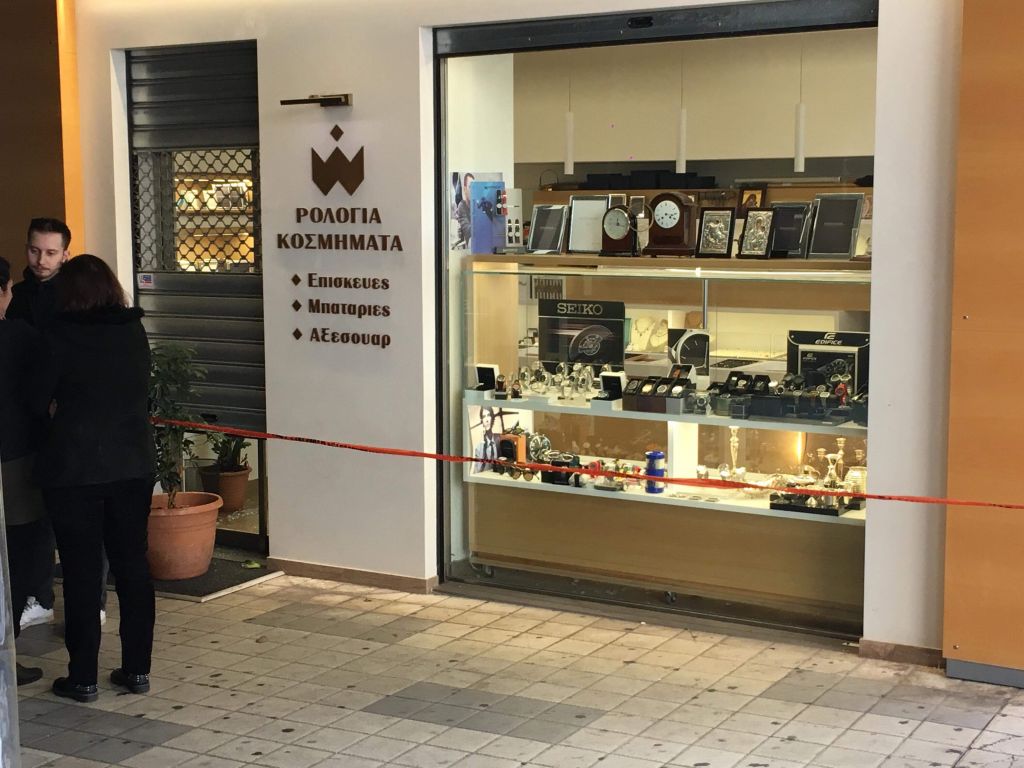 Δύο οι ένοπλοι ληστές του κοσμηματοπωλείου στη Μεσογείων