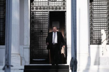 Ο Καμμένος εκβιάζει και το Μαξίμου ενδίδει;