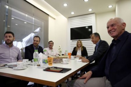 Papandreou, Gennimata discuss electoral issues, policy