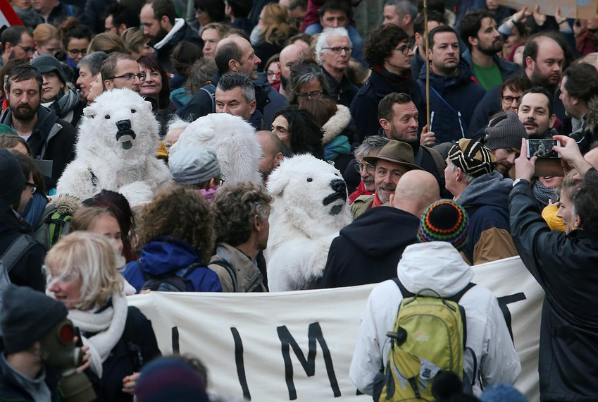 Κατά τις κλιματικής αλλαγής διαδηλώνουν οι νέοι στις Βρυξέλλες