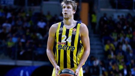 Φενερμπαχτσέ: Εκτός για 5-6 εβδομάδες ο Βέσελι