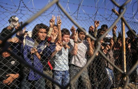 Με «ανοιχτές πόρτες» από και προς την Ελλάδα το προσφυγικό
