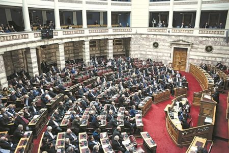 Τα αγκάθια που απειλούν την αναθεώρηση